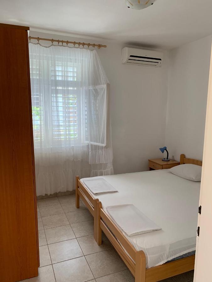 Anita Guest House Tivat Bagian luar foto