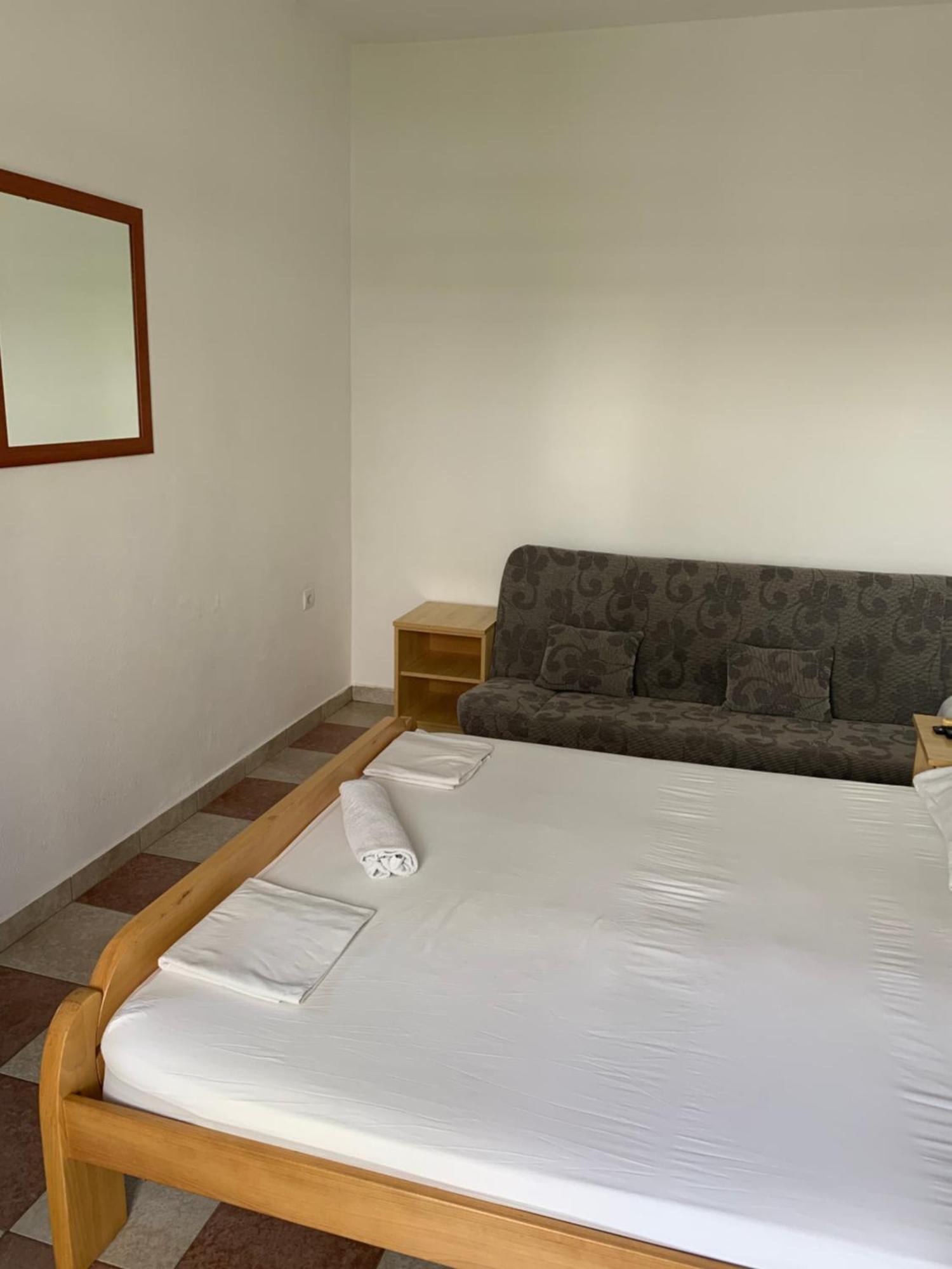 Anita Guest House Tivat Bagian luar foto